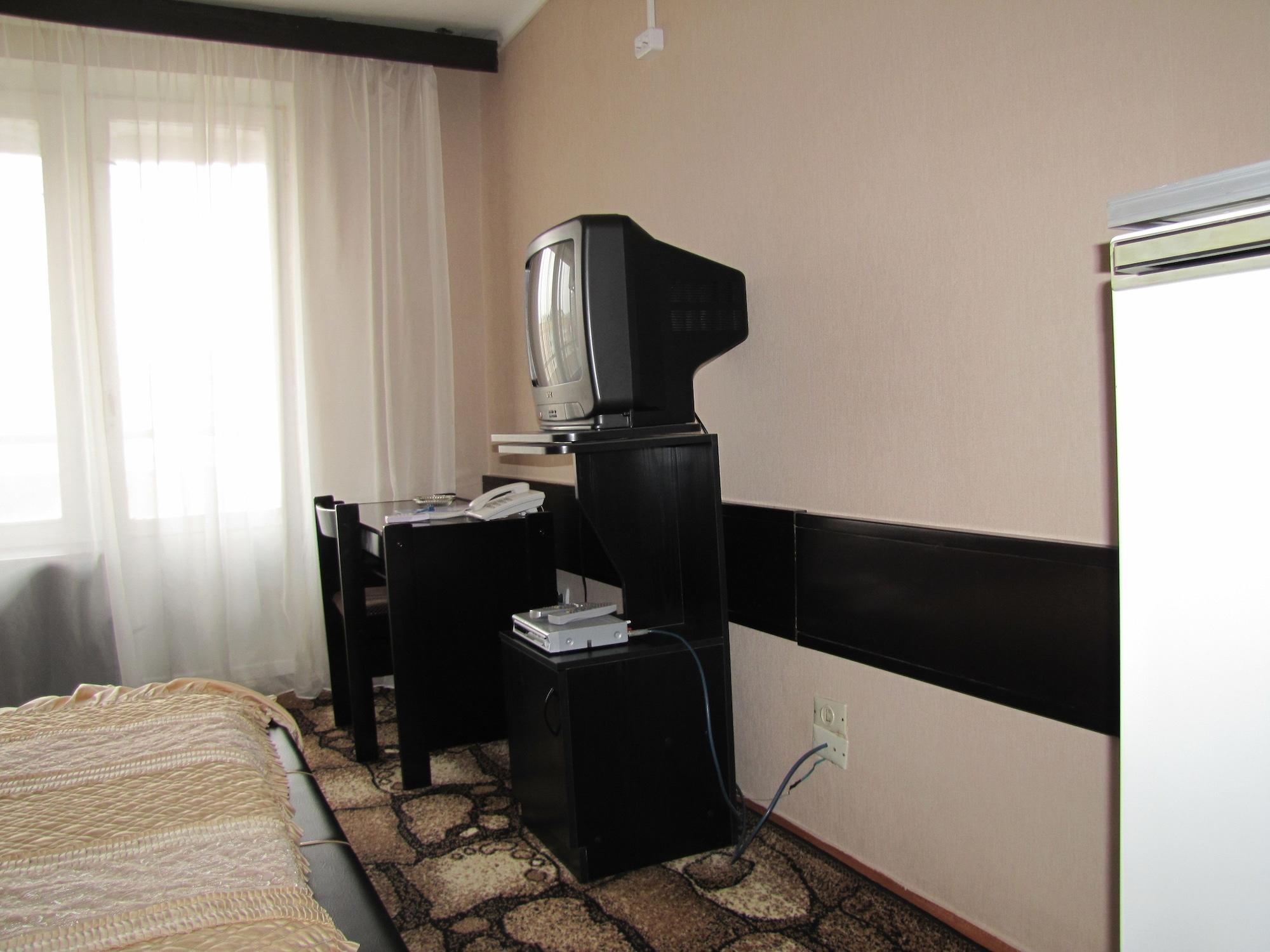 Cosmos Hotel Chisinau Exterior photo