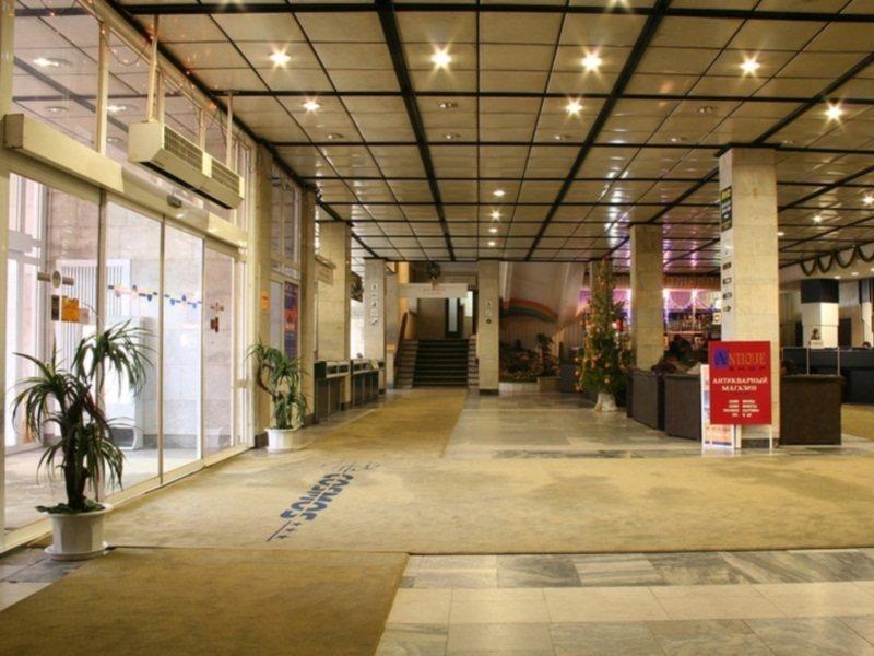 Cosmos Hotel Chisinau Exterior photo