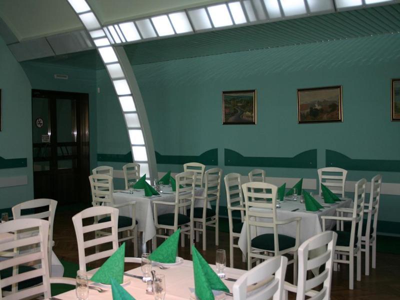 Cosmos Hotel Chisinau Exterior photo